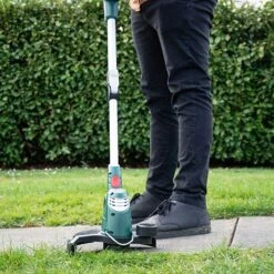 Webb 20VLT 20v 2Ah Cordless Line Trimmer 14 Webb 20VLT 20v 2Ah Cordless Line Trimmer -Yougarden Shop 180266 3