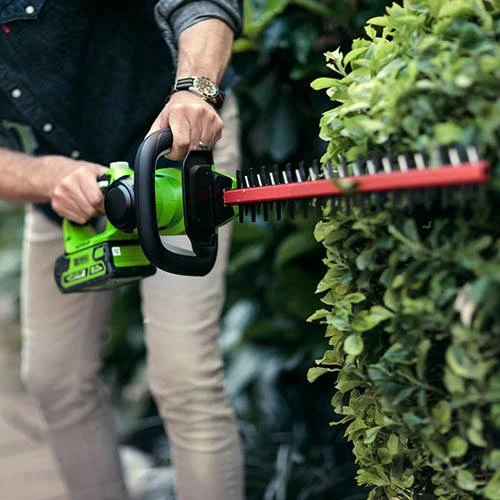 Greenworks 40v Hedge Trimmer With 2Ah Battery And Charger 4 Greenworks 40v Hedge Trimmer With 2Ah Battery And Charger - Image 2