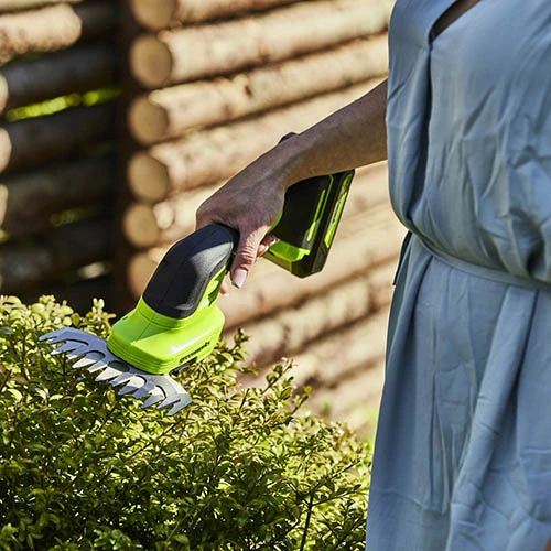 24v Grass Shrub/Shear Including Battery & Charger 5 24v Grass Shrub/Shear Including Battery & Charger - Image 3